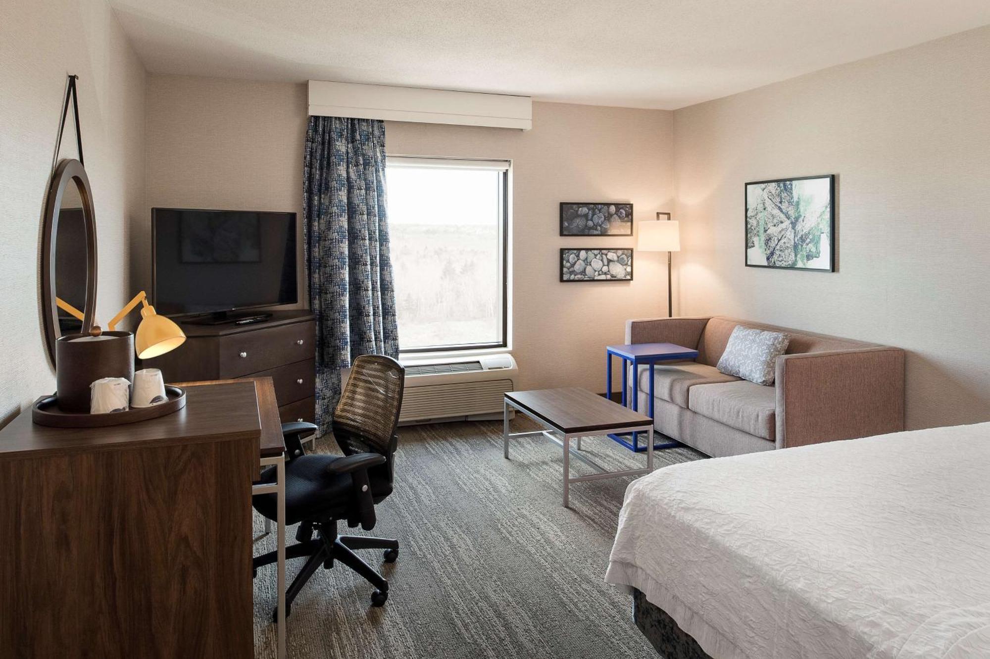 Hampton Inn & Suites By Hilton Dartmouth - Halifax Exterior photo